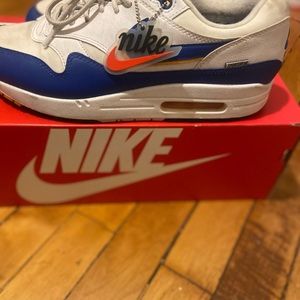 Nike Air max yellow and blue